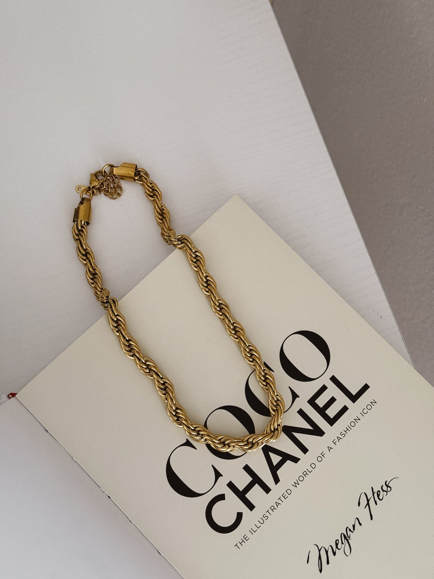 Knot necklace