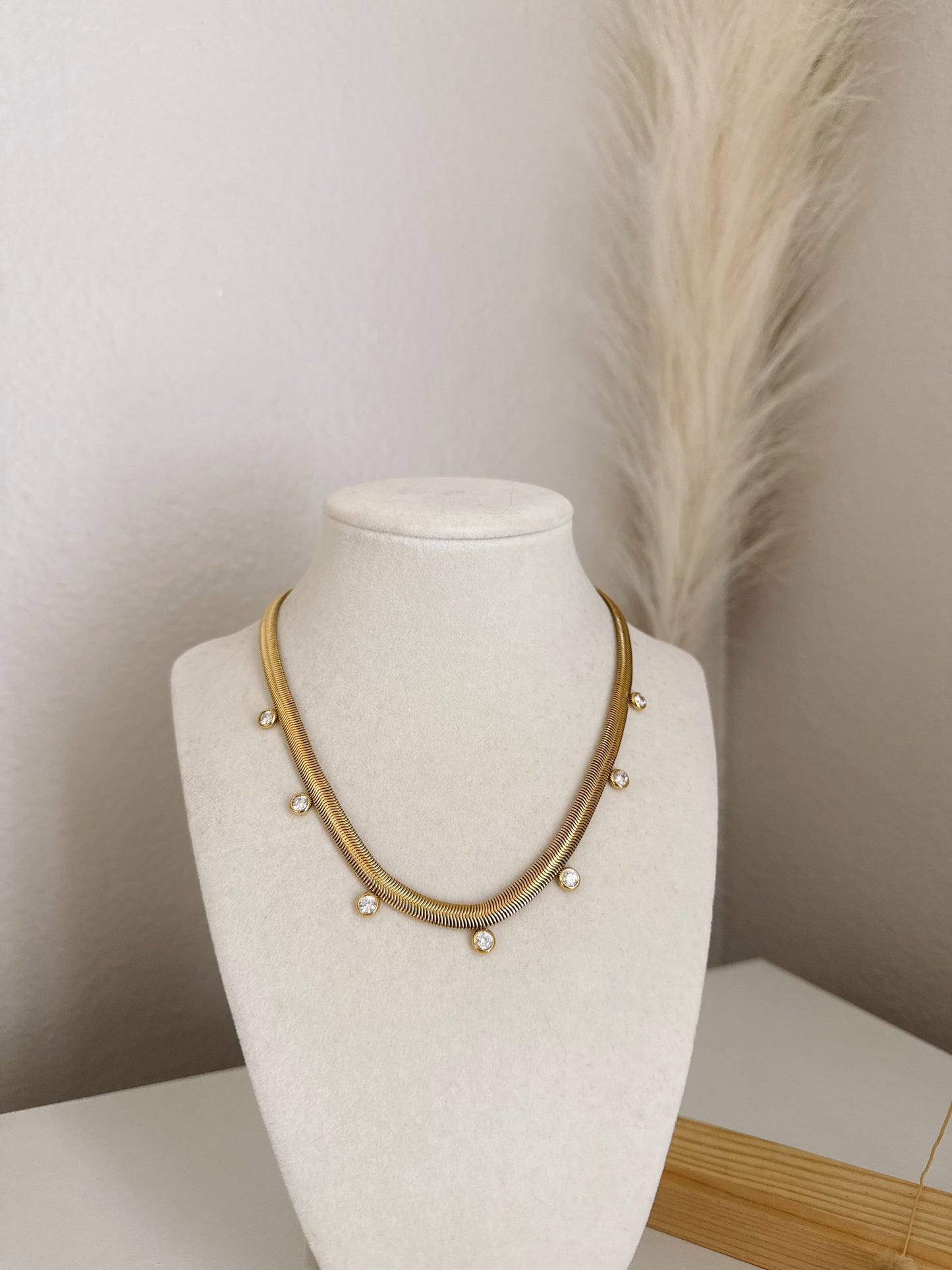 Safira necklace
